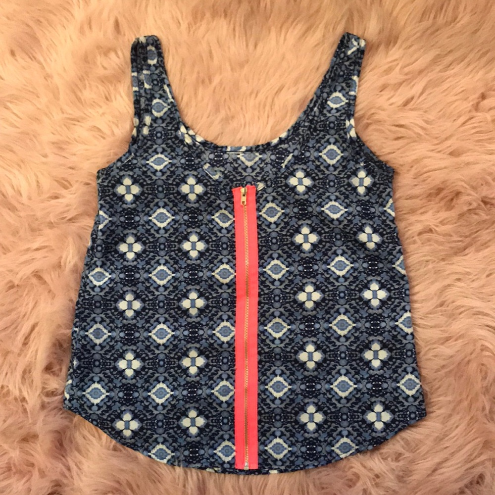 Pretty patterned tank - Picture 4 of 4